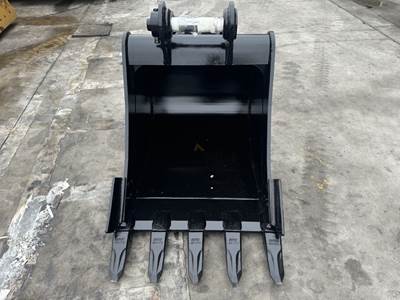 Bedrock 36in Heavy Duty Bucket for John Deere Hitachi 110/120/135 Excavator