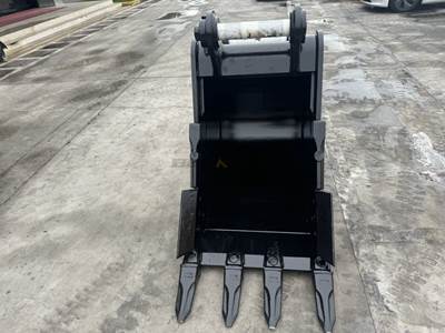 Bedrock 36in Heavy Duty Bucket for John Deere Hitachi 230/240/250/270/290/300 Excavator