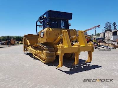 Bedrock Cab Brush Guard for Caterpillar D7E Bulldozer