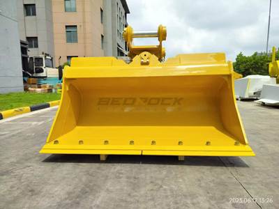 Bedrock 79" Tilt Ditch Cleaning Bucket for Caterpillar 320 B Linkage Excavator