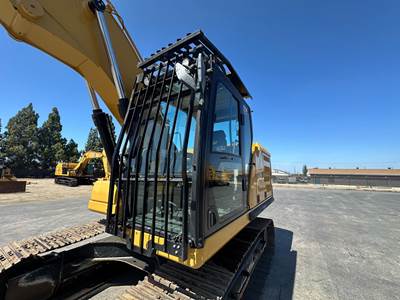 Caterpillar 320 Excavator