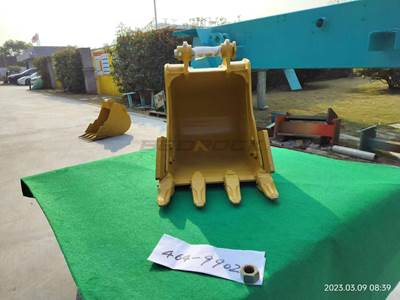 Bedrock 18" General Purpose Bucket for Caterpillar 303.5/E/E2,304/E2,304.5E Excavator