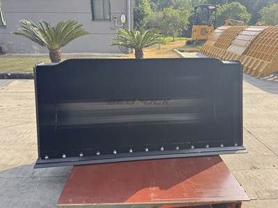 Bedrock Mini Hydraulic Excavator/Skid Steer Loader GP Bucket 68in, 0.6m3