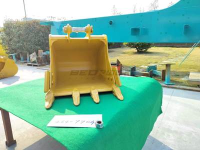 Bedrock 24" General Purpose Bucket for Caterpillar 303.5/E/E2,304/E2,304.5E Excavator