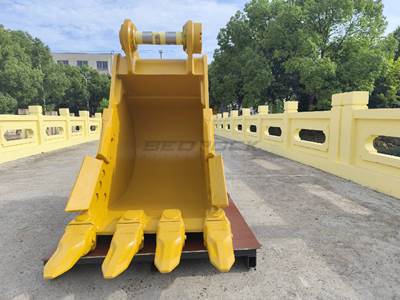 Bedrock 36" Heavy Duty Bucket for Caterpillar 336D/E Excavator