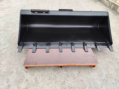 Bedrock 72" Mini Hydraulic Excavator/Skid Steer Loader GP Bucket for Skid Steer Loader