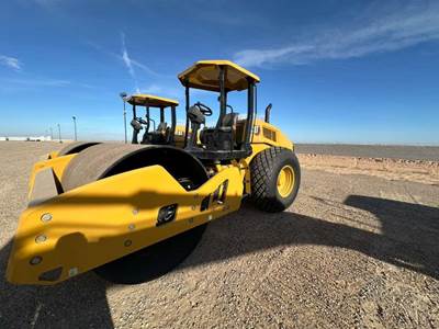 Caterpillar CS10GC Smooth Drum Roller Compactor