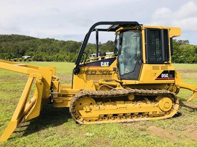 Bedrock Screens and Sweeps for Caterpillar D5G Bulldozer