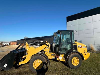 2022 Caterpillar 906M Wheel Loader