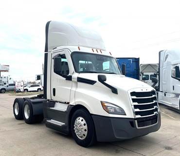 Freightliner Cascadia 126 Day Cab Truck - Detroit 450HP