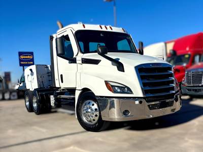 Freightliner Cascadia 126 Day Cab Truck - Detroit 455HP