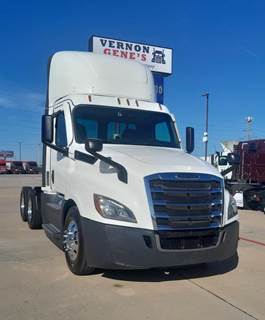 Freightliner CASCADIA 126 Day Cab Truck - Detroit 450HP