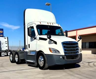 Freightliner Cascadia 126 Day Cab Truck - Detroit 450HP