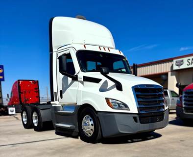 Freightliner Cascadia 126 Day Cab Truck - Detroit 450HP