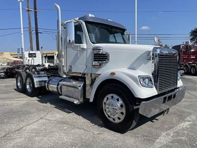 Freightliner Coronado 122 SD Day Cab Truck - Detroit 505HP