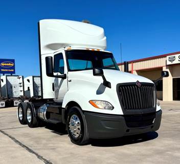 International LT625 Day Cab Truck - Cummins 450HP