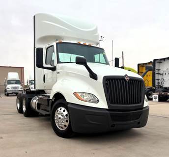 International LT625 Day Cab Truck - Cummins 430HP