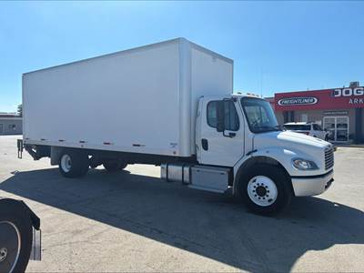 Freightliner M2106 Box Truck - 240HP