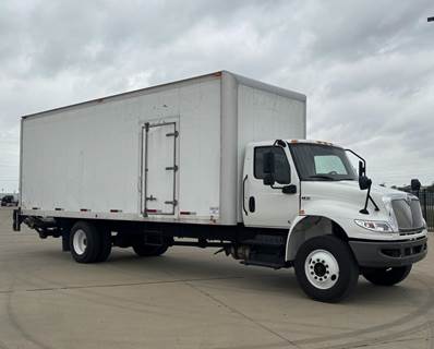 International MV Box Truck - 240HP