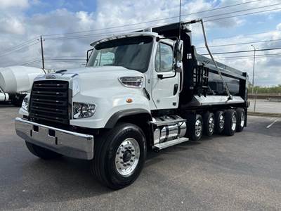 Freightliner 114SD Dump Truck - Detroit 470HP