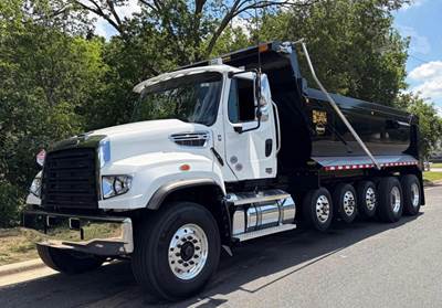 Freightliner 114SD Dump Truck - Detroit 470HP