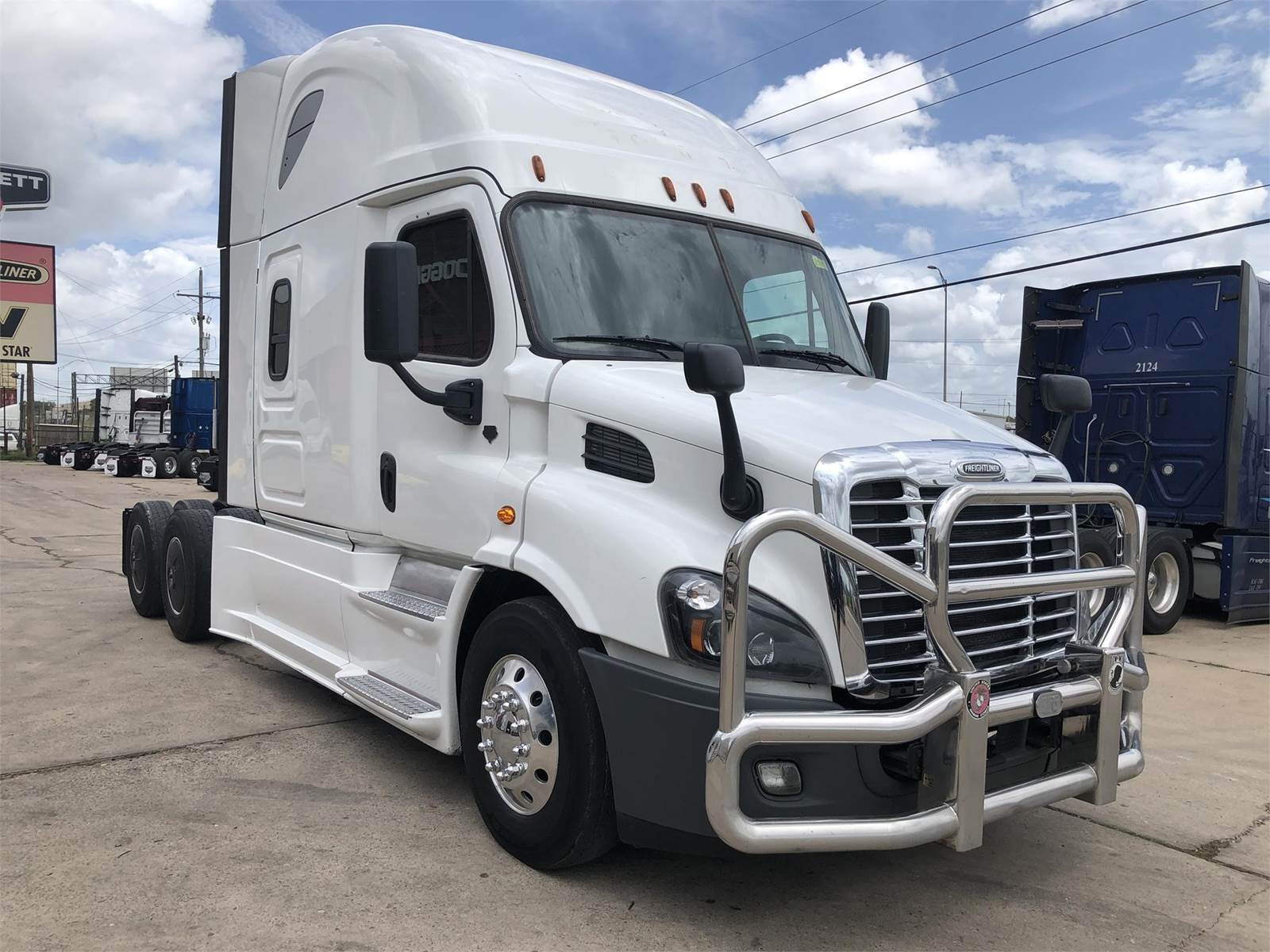 2018 freightliner cascadia 113 Clearance