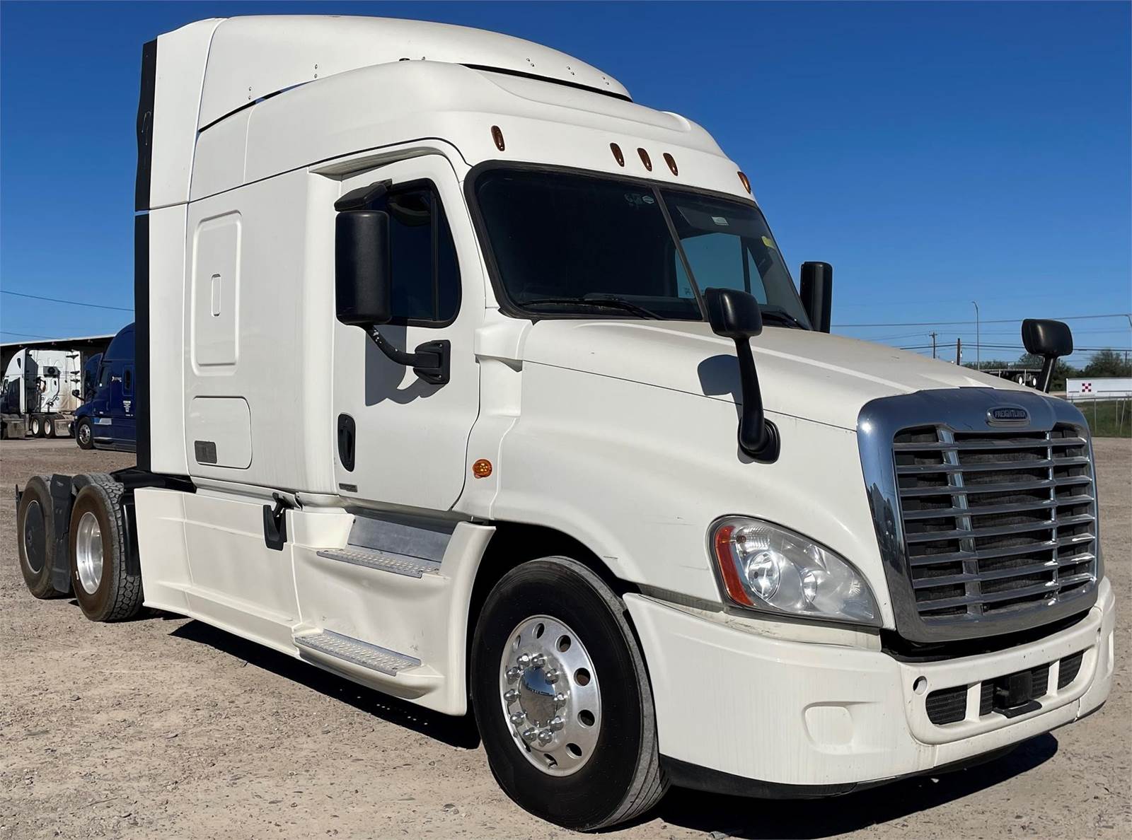 2015 Freightliner Cascadia 125 Sleeper Semi Truck For Sale Laredo, TX