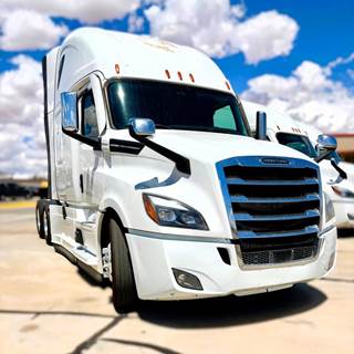 Freightliner Cascadia 126 Sleeper Semi Truck - Detroit 400HP