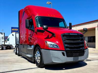 Freightliner Cascadia 126 Sleeper Semi Truck - Detroit 400HP