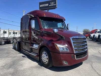 Freightliner Cascadia 126 Sleeper Semi Truck - Detroit 400HP