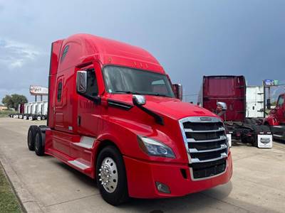 Freightliner Cascadia 126 Sleeper Semi Truck - Detroit 475HP