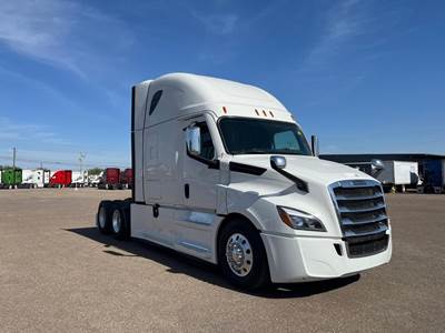 Freightliner CASCADIA 126 Sleeper Semi Truck - Detroit 455HP