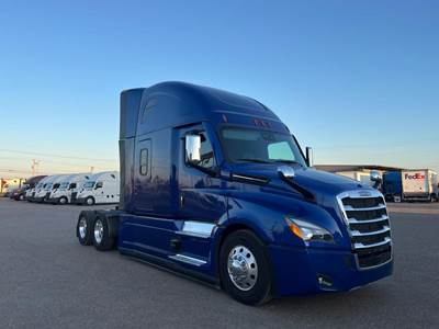Freightliner Cascadia 126 Sleeper Semi Truck - Detroit 455HP
