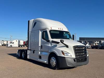 Freightliner Cascadia 126 Sleeper Semi Truck - Detroit 455HP