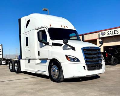 Freightliner Cascadia 126 Sleeper Semi Truck - Detroit 400HP