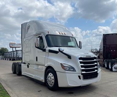 Freightliner Cascadia 126 Sleeper Semi Truck - Detroit 455HP