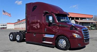 Freightliner CASCADIA 126 Sleeper Semi Truck - Detroit 400HP