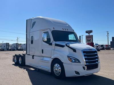 Freightliner Cascadia 126 Sleeper Semi Truck - Detroit 455HP