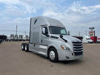 Freightliner Cascadia 126 Sleeper Semi Truck - Detroit 455HP