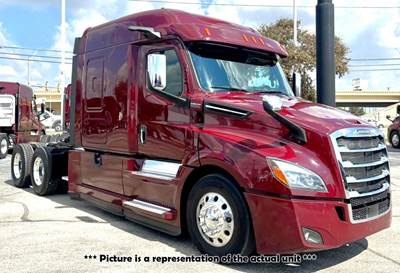 Freightliner Cascadia 126 Sleeper Semi Truck - Detroit 400HP