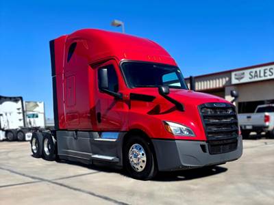 Freightliner Cascadia 126 Sleeper Semi Truck - Detroit 400HP