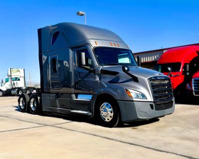 Freightliner Cascadia 126 Sleeper Semi Truck - Detroit 400HP