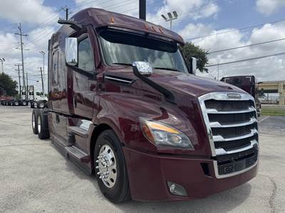 Freightliner CASCADIA 126 Sleeper Semi Truck - Detroit 400HP