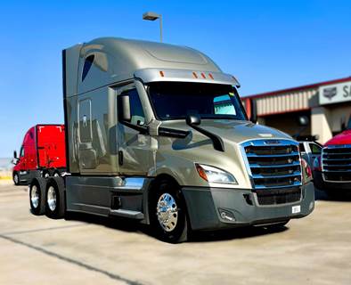 Freightliner Cascadia 126 Sleeper Semi Truck - Detroit 455HP