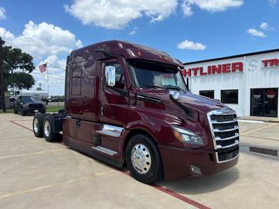 Freightliner CASCADIA 126 Sleeper Semi Truck - Detroit 400HP