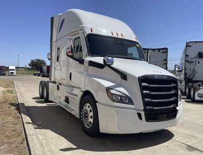 Freightliner Cascadia 126 Sleeper Semi Truck - Detroit 455HP