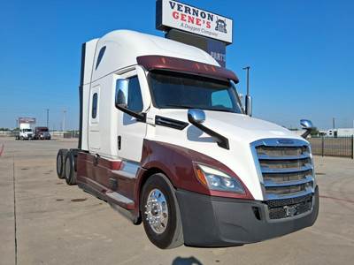 Freightliner CASCADIA 126 Sleeper Semi Truck - Detroit 455HP