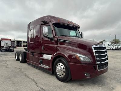 Freightliner CASCADIA 126 Sleeper Semi Truck - Detroit 400HP
