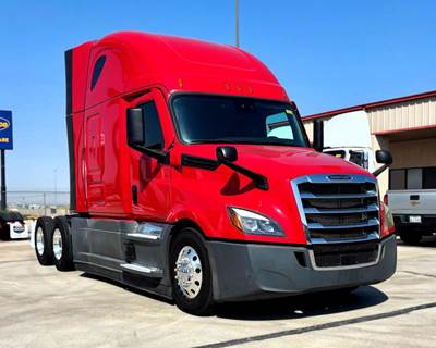 Freightliner Cascadia 126 Sleeper Semi Truck - Detroit 425HP