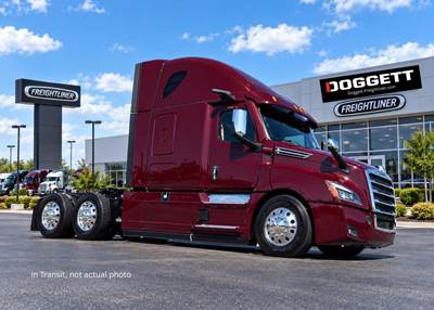 Freightliner CASCADIA 126 Sleeper Semi Truck - Detroit 425HP